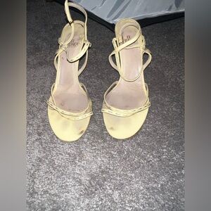 Sale Vintage size 39.5 Fendi Women's Yellow Strappy Sandals open toe heel